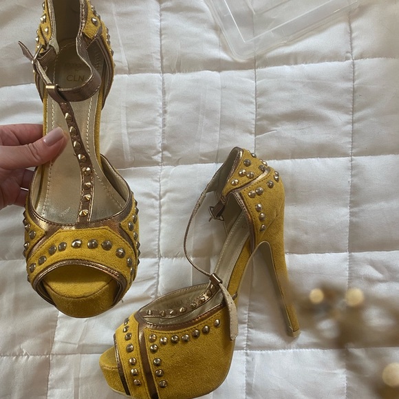 CLN yellow platform heels - Picture 3 of 5